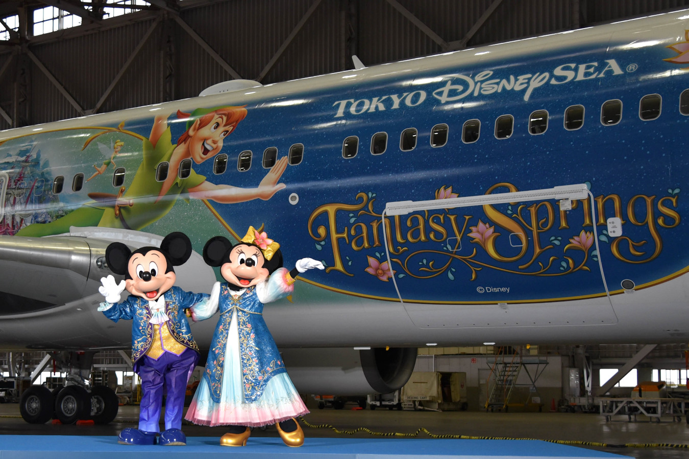JALのディズニー「ファンタジースプリングス」特別塗装機が本日就航
