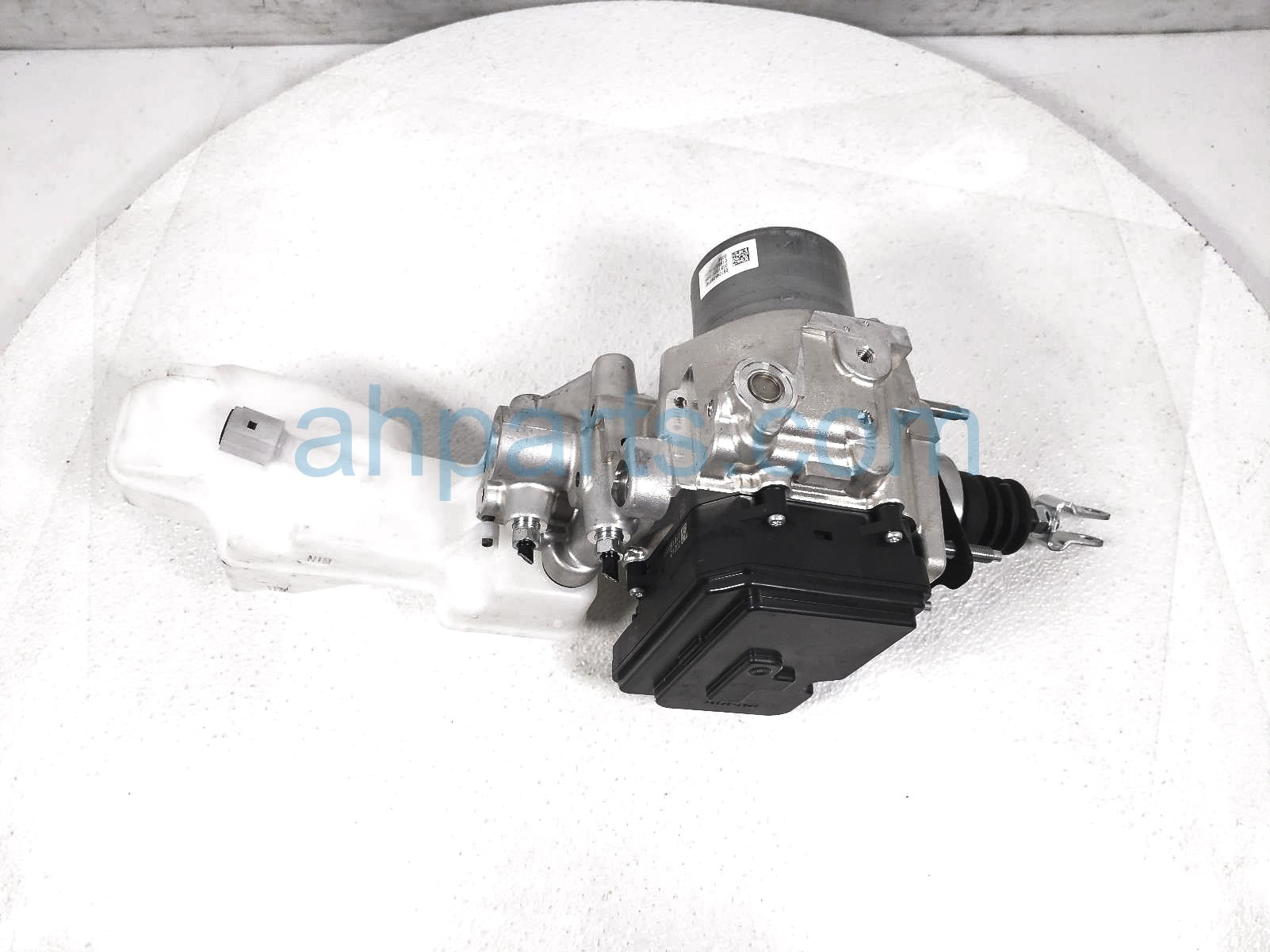 Sold 2024 Toyota Prius Power Booster Brake Master Cylinder W