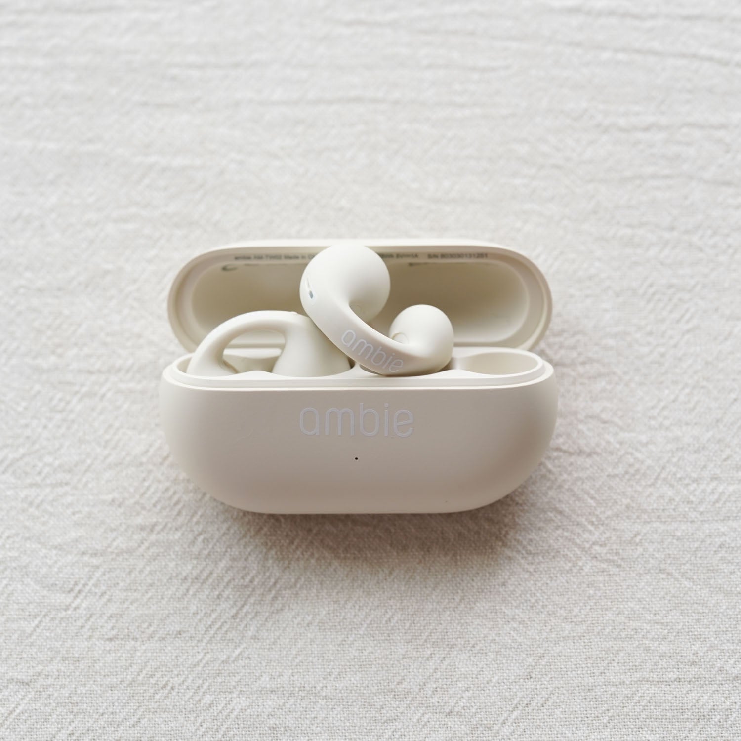 ambie sound earcuffs AM-TW02イヤーカフイヤホンスターターセット