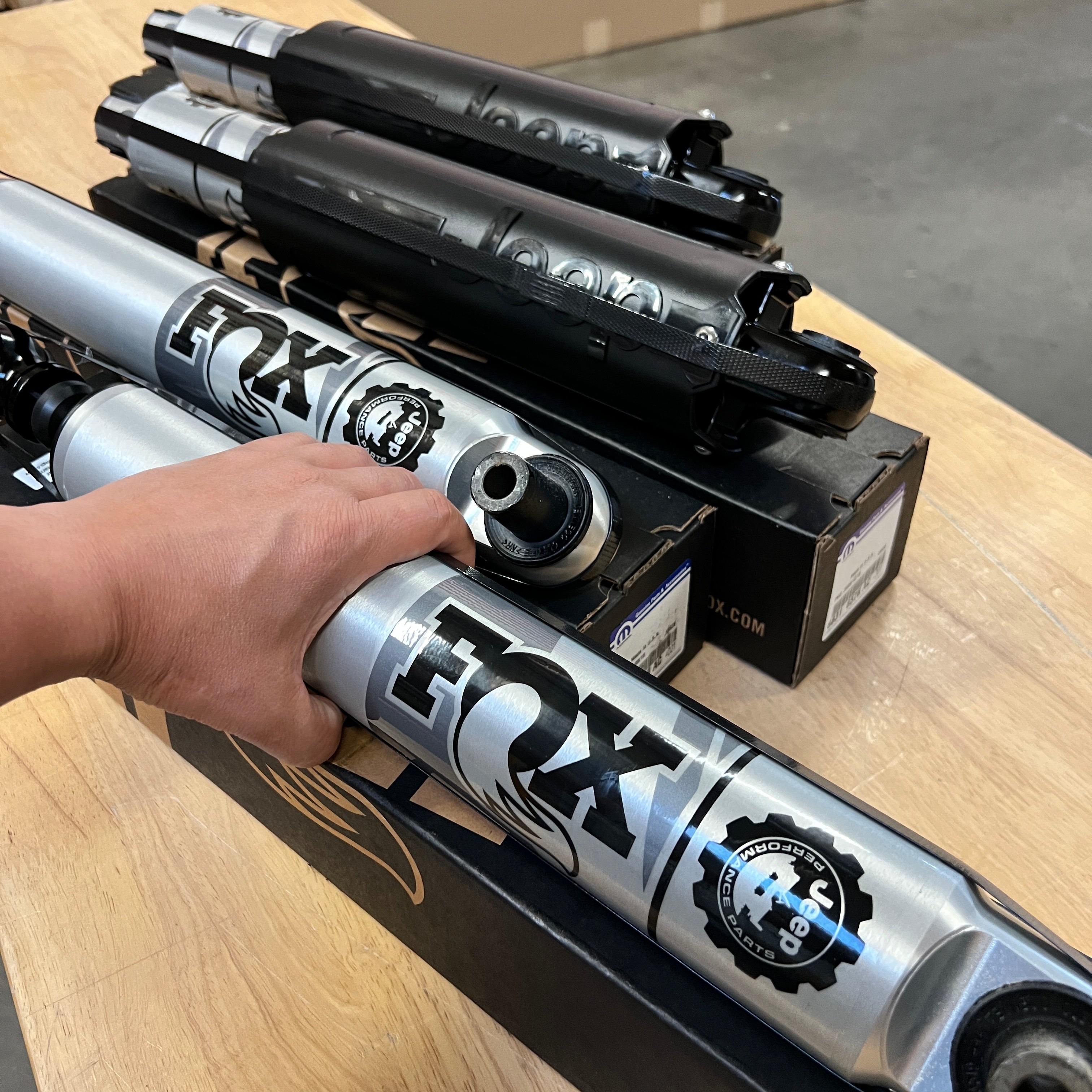 MOPAR Jeep純正 2.0インチリフトキット FOXショック (JLラングラー