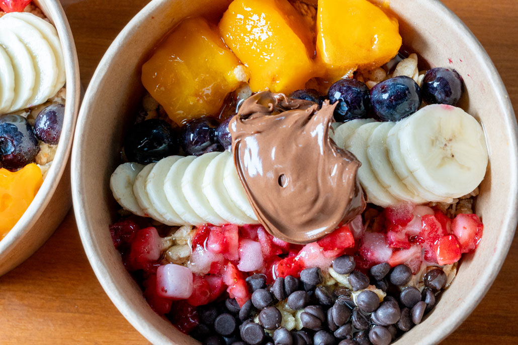 9月8日、桃山南口駅前にオープンしたアサイーボウル専門店「Y-2 ACAI