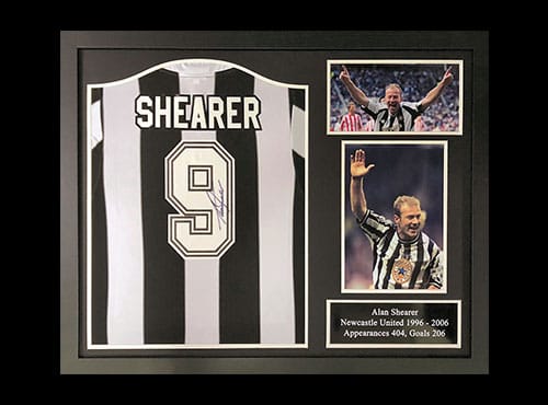 ルイス・フィーゴのサイン入りレアル・マドリード ホーム ユニフォーム