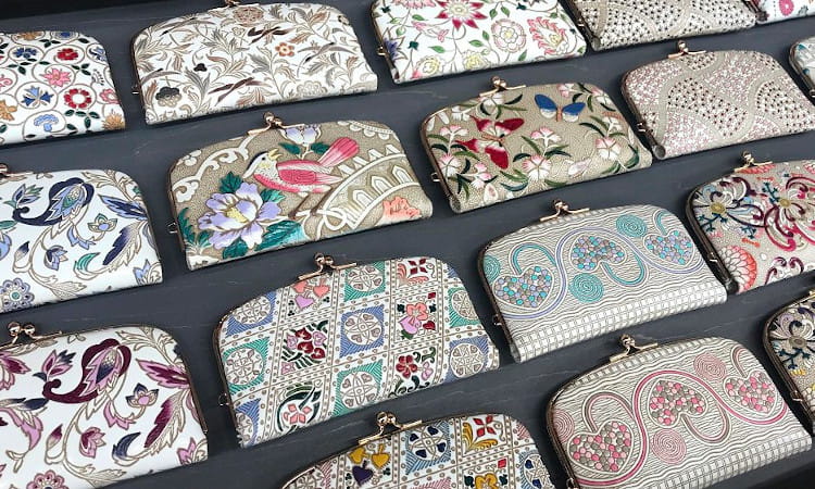 antina×文庫屋大関 / 天溝がま口 リボンを贈るなら、多彩で高品質な