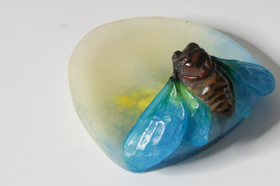 アマルリック・ワルター「蝉文 トレイ」《アンティックかとう》