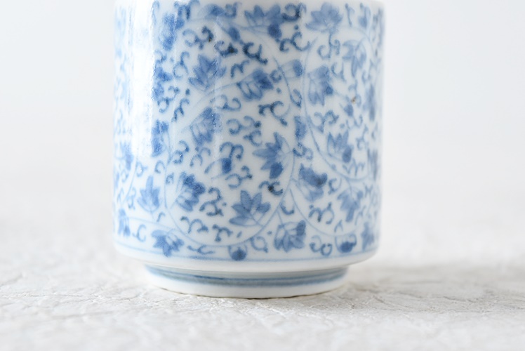 古伊万里 染付 花唐草 のぞき猪口 - 生活骨董と古布のアンティーク