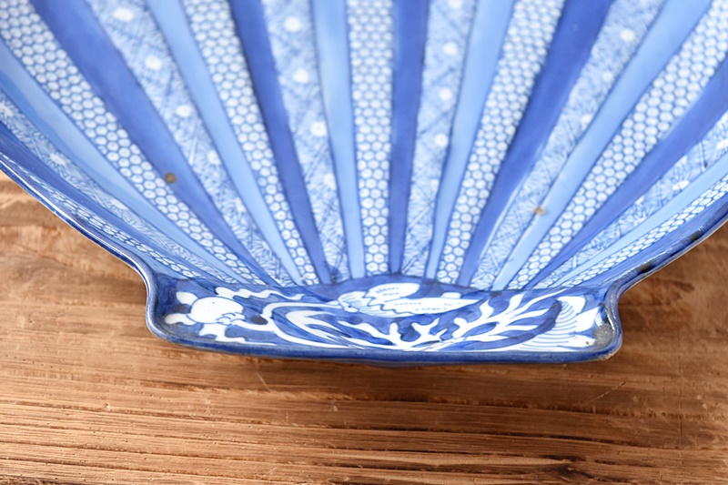 伊万里 染付 貝形変形皿 - 生活骨董と古布のアンティークショップ