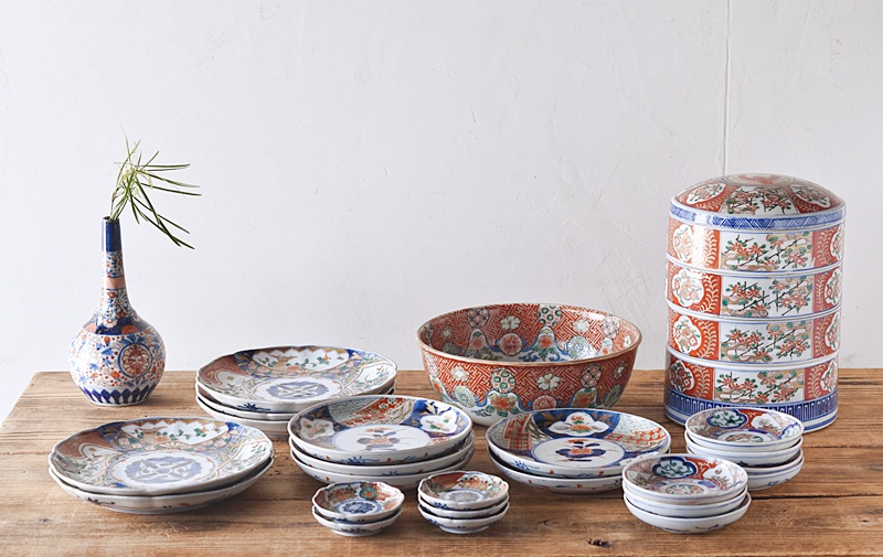 伊万里 色絵 扇面に花 輪花型 七寸皿 - 生活骨董と古布のアンティーク