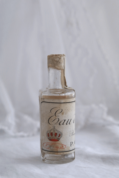 フランスのパフュームボトル LUCIEN BERTY. PARIS P. GIRAUD & Cie