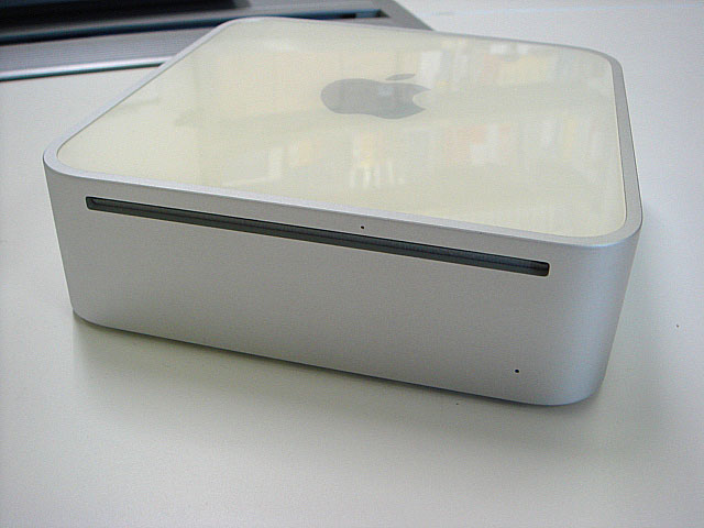 Mac mini G4 (Apple) 2005年 | 古いハードに囲まれて since2011