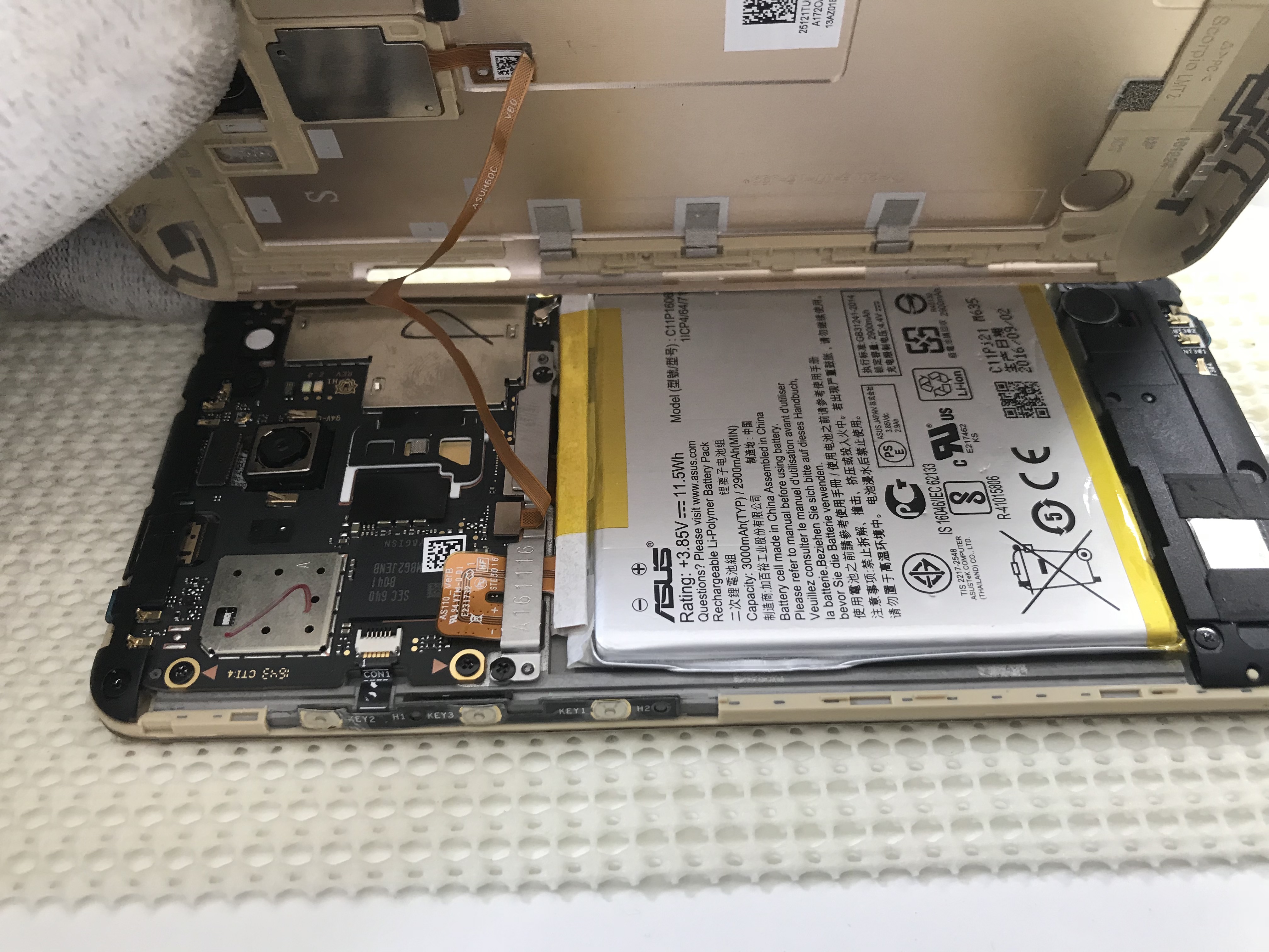 zenfone 3 laser (ZC551KL)がタッチ操作不可でドック交換修理も当店