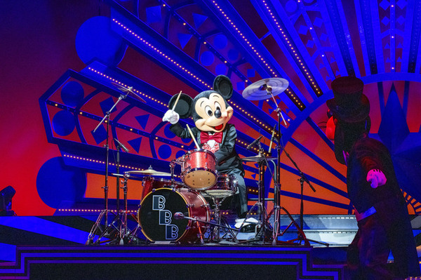 ファン騒然!? ディズニーシーの人気ショー「ビッグバンドビート」終了