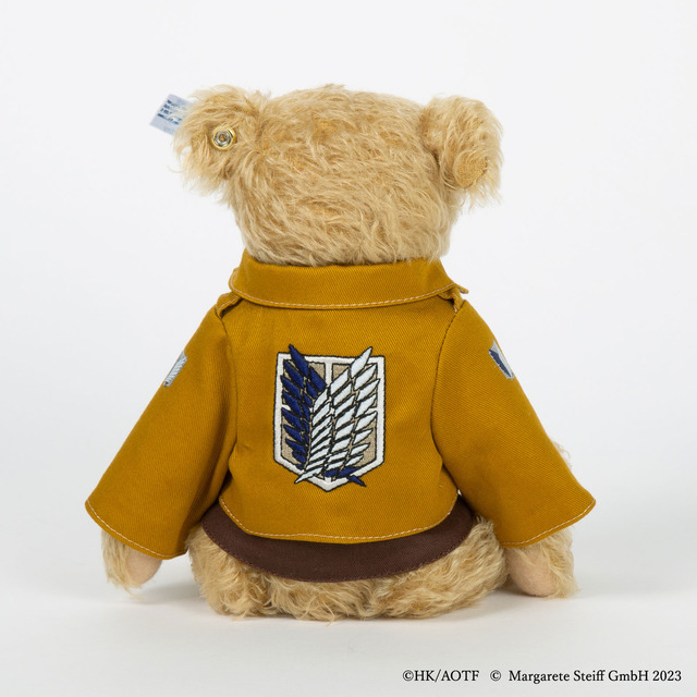 進撃の巨人」エレンが”テディベア”に♪ アニメ放送10周年記念、ドイツ