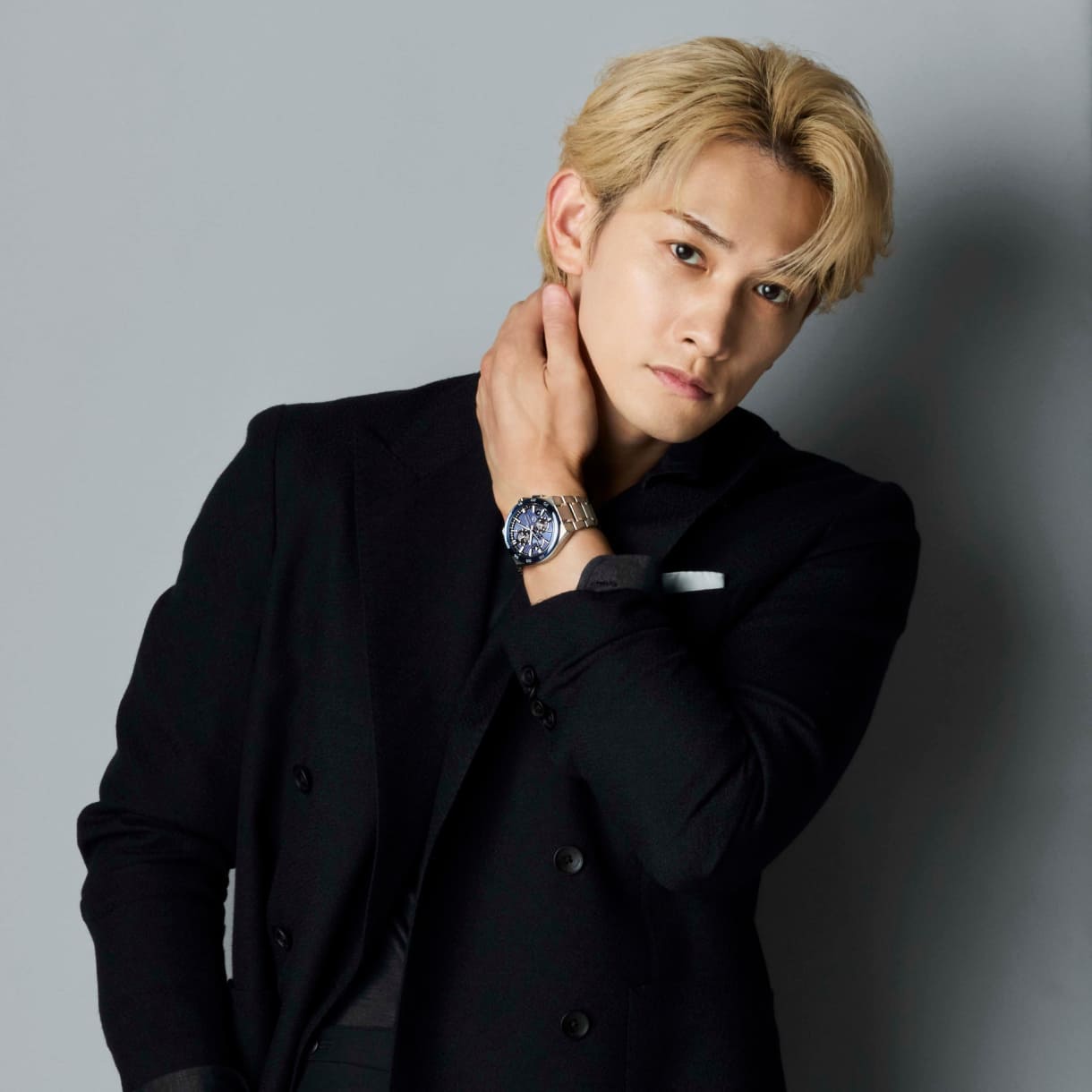 時代を牽引する男の腕元を彩る相棒――セイコー アストロン Nexterを俳優