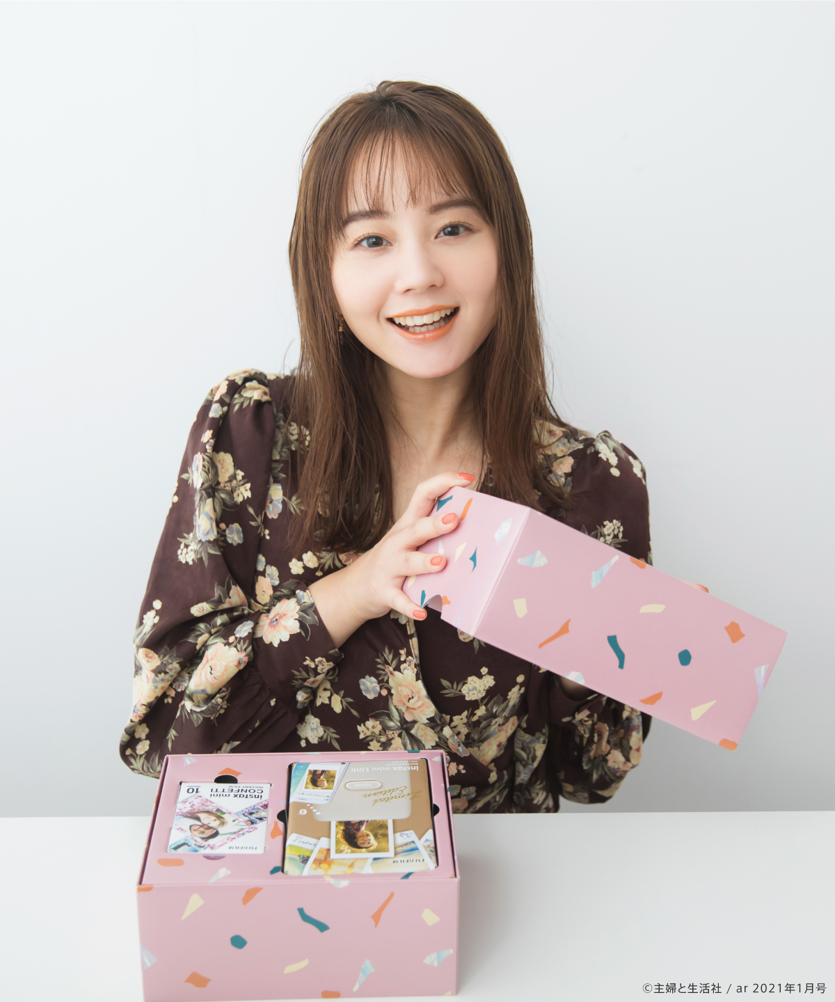 富士フイルム「instax“チェキ” × ar × NANAMI」 | ASOBISYSTEM Co