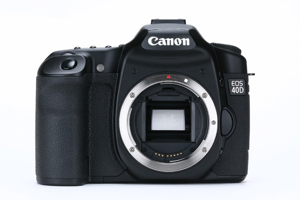 ASCII.jp：【レビュー】確実な進化を遂げたハイアマチュア向け一眼レフ