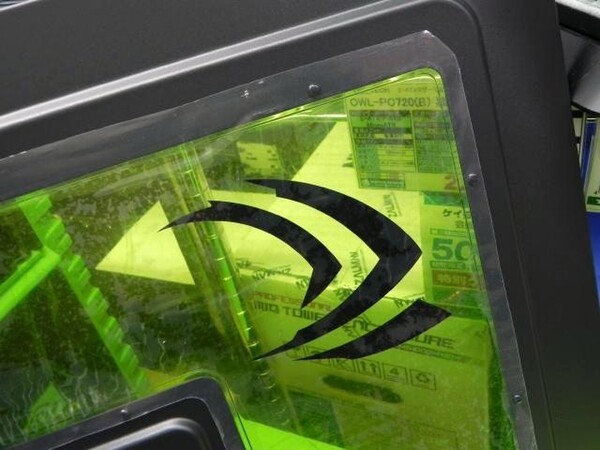 ASCII.jp：CMとTTからNVIDIAカラーの限定PCケースが同時発売！