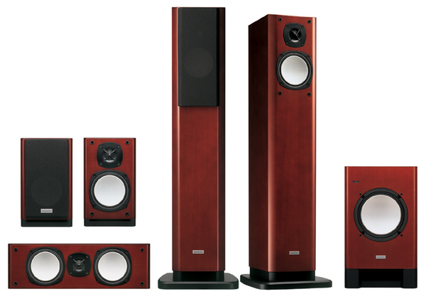 ASCII.jp：心揺さぶる重低音の迫力！ 3D時代のサラウンドを体験 (1/5)