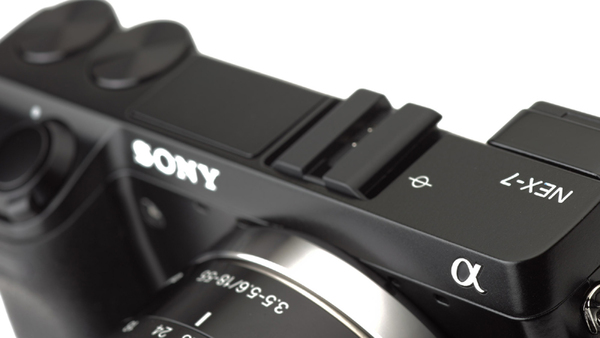 ASCII.jp：もう待てない!? NEXシリーズの最上位機種「NEX-7」を