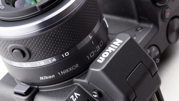 ASCII.jp：小さいけど画質に妥協ナシ！ 最上位な「Nikon 1 V2