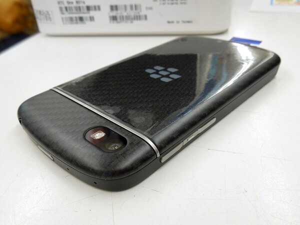 ASCII.jp：BlackBerry最新作「BlackBerry Q10」のお値段は？