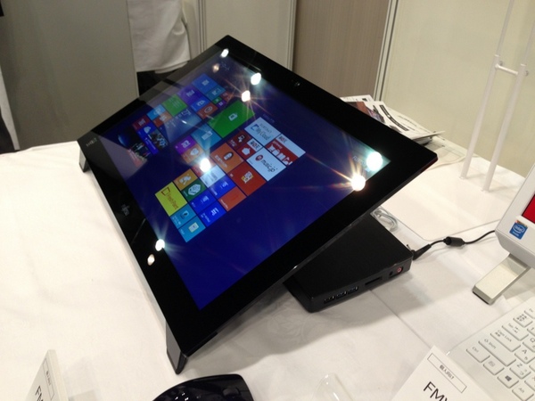ASCII.jp：富士通、奥行き最小クラスの倒せる液晶一体型PC「WH77/M」など