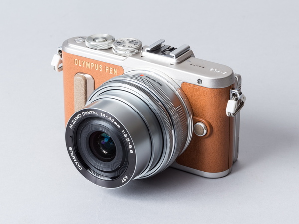 ASCII.jp：オシャレな見た目と多彩な機能！ オリンパス「PEN E-PL8」を