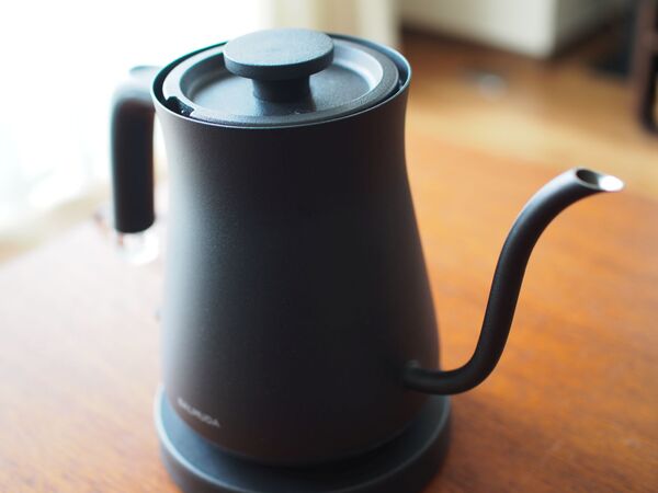 ASCII.jp：普通におしゃれな電気ケトル「BALMUDA The Pot」