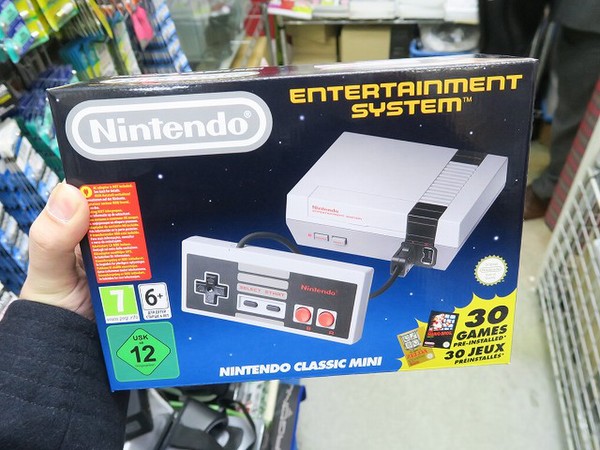 ASCII.jp：手のひらサイズの復刻版海外ファミコン「NES Classic