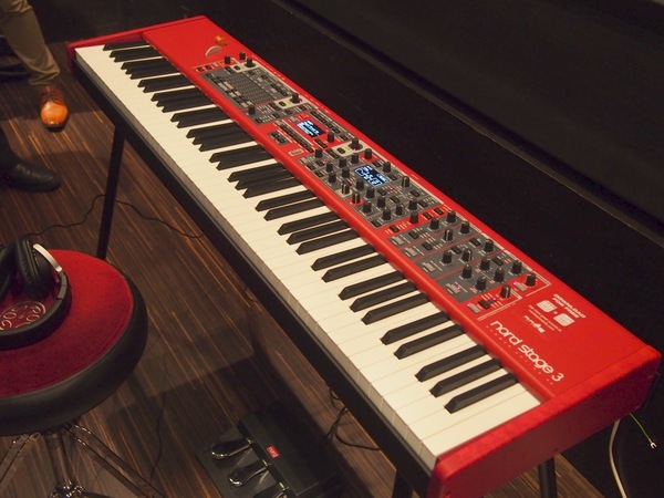 ヤマハ、曲間の音が切れない40万円キーボード - 週刊アスキー