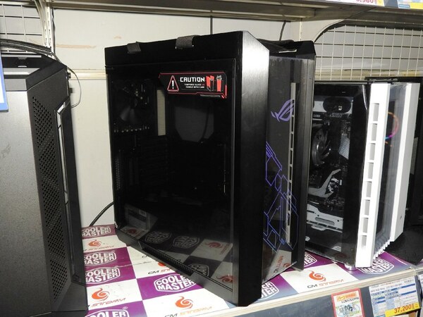 ASCII.jp：ASUS「ROG」の本格派ゲーミングPCケース「ROG Strix Helios