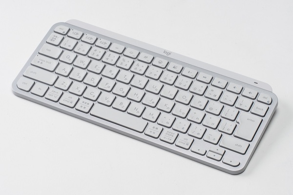 ASCII.jp：超人気ワイヤレスキーボードのテンキーレス版、MX KEYS MINI