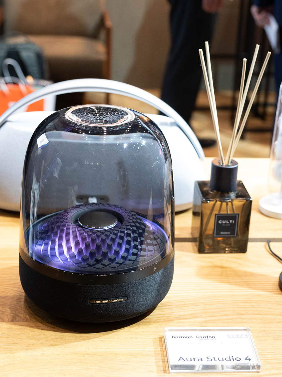 デザインも音もいい! JBLなど未発表の新製品を見てきた - 週刊アスキー