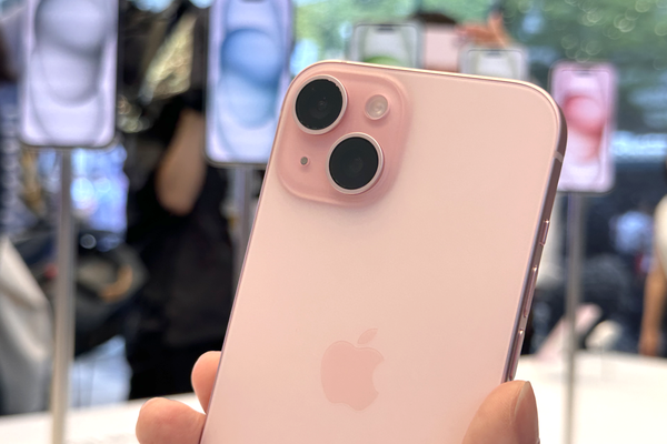 ASCII.jp：アップル「iPhone 15」発売で行列 一番人気は最上位機種か