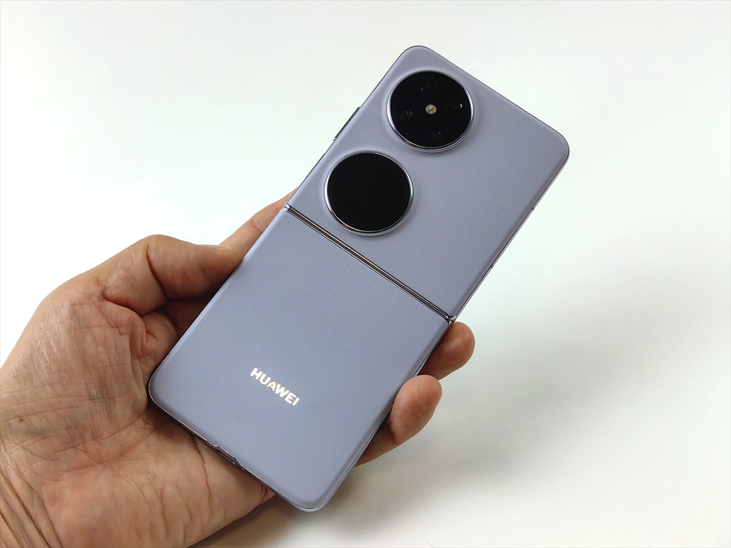 ファーウェイの縦折りスマホ「Pocket 2」はミドルクラスながらカメラの