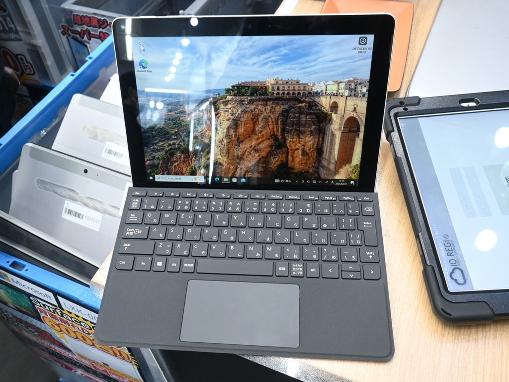 なんと7980円！ 「Surface Go」がタイプカバー付きで訳あり特価 - 週刊