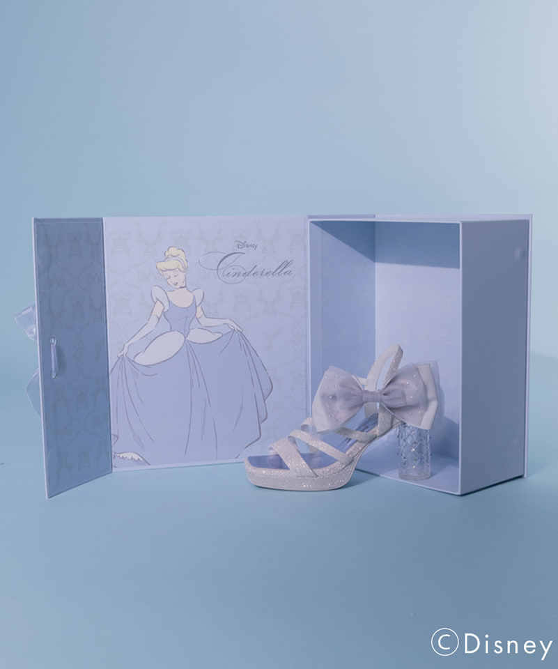 足元からディズニープリンセスに。RANDAから「シンデレラ」モチーフの