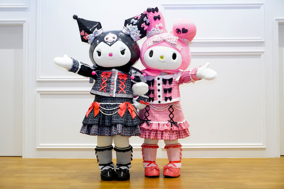 マイメロディ50周年、クロミとおそろい新衣裳でバースデー。開幕初日の