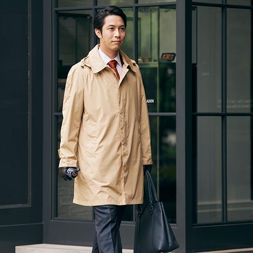 ANA×Aquascutum、撥水機能付きレインコート発売。付属ポーチで持ち歩き