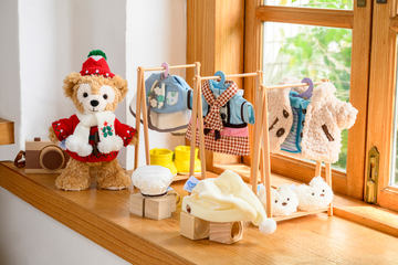 ダッフィー20周年記念！ 思い出を振り返る「復刻ぬいぐるみバッジ」3種