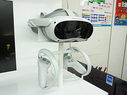 軽量VRヘッドセット「PICO 4」の実機展示がTSUKUMOでスタート （取材中