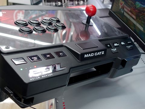 Mad Catzのアーケードコントローラー「T.E.3」が発売、三和電子製