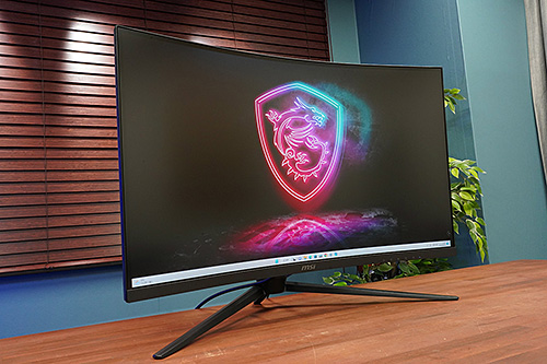 5万円割れの27インチで湾曲/WQHD/170Hz/1msの今時ゲーミングモニター