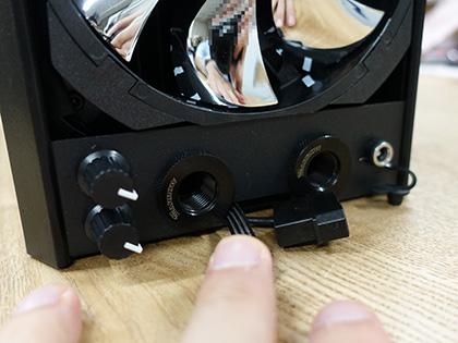 リザーバー/ポンプ/ラジエーター/ファンが一体になった外付け水冷