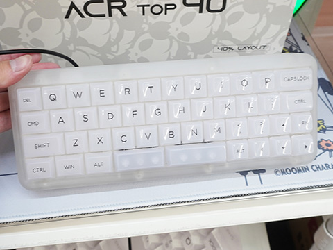 アクリルケース採用の40％キーボード自作キット「Akko ACR TOP40」が