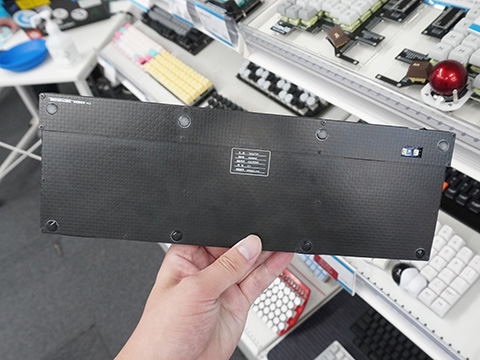 Gateronロープロスイッチ採用の薄型キーボード自作キット「Teihai70H