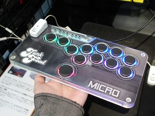 小型/薄型レバーレスアケコン「SnackBox MICRO」の展示デモ開始、予約