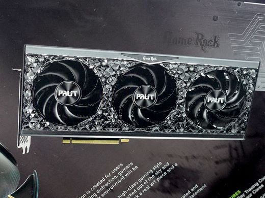 Palitの「GeForce RTX 4090 GameRock OmniBlack」が入荷、同GPU最安