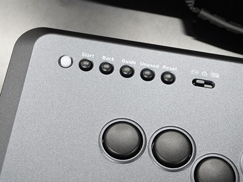 ラピッドトリガー対応のレバーレスアケコン「VARMILO FK2(アミロ 不屈