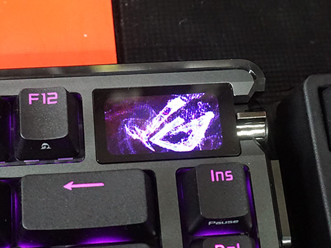 ASUSの超高級キーボード「ROG Azoth Extreme」が発売、価格は89,800円