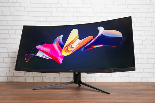 34型＆ウルトラワイド＆湾曲による圧倒的な没入感。価格も手頃なMSIの